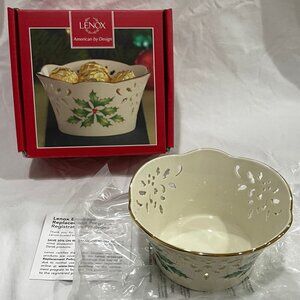 NOB Lenox Holiday Pierced Small Bowl 2.5" SKU 800833 Dimension Collection Holly